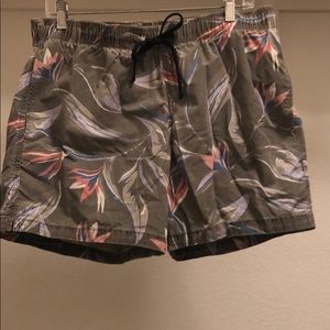 Gray floral swimming trunks. Size M.